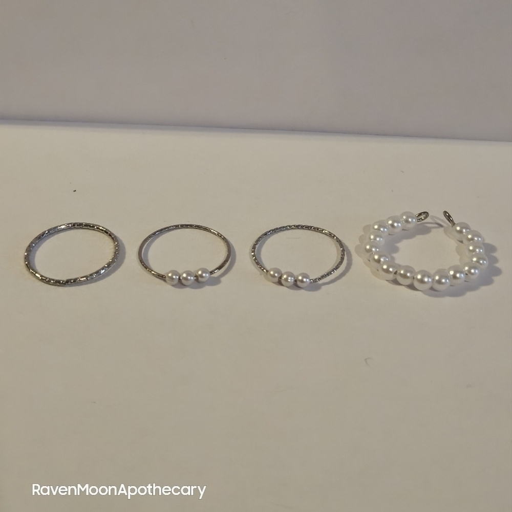 3/15$ Bundle Deal   New 4 piece Silver knuckle Stackable Rings